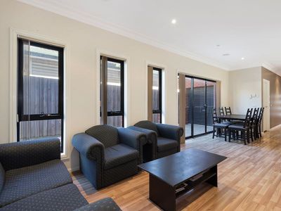 2A Oakwood Avenue, Dandenong North