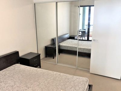 1001 / 1 Hosking Place, Sydney