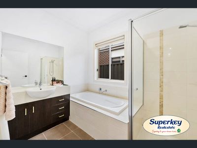 7 Woodlands Street, Tarneit