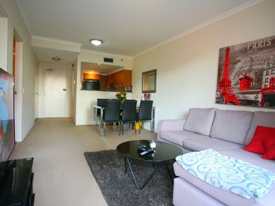 2004 / 1 Hosking Place, Sydney