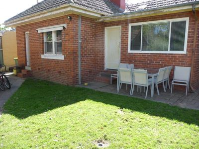 833 St James Crescent, Albury