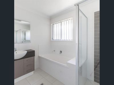 64 THE CORSO, Redbank Plains