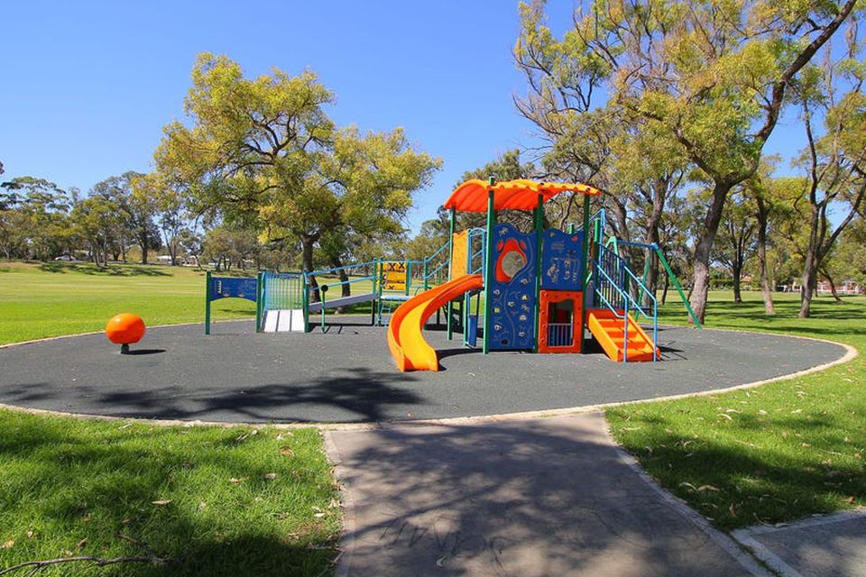 5 Napoleon Way , Bertram