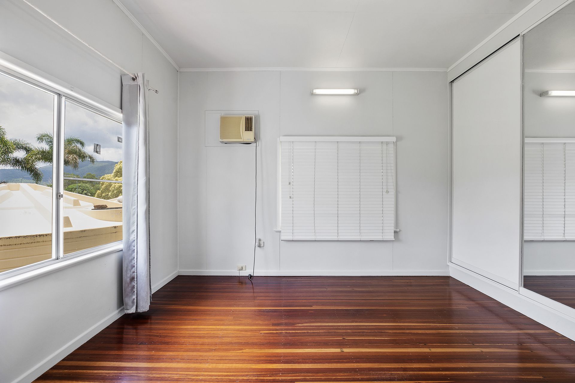 3475 BRUCE HIGHWAY, Kuttabul