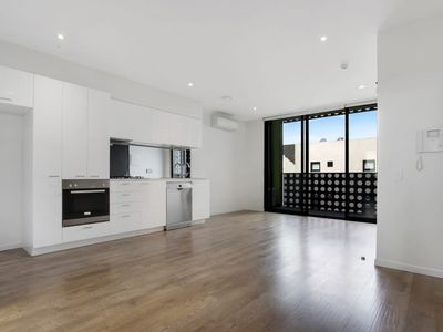 304 / 81 Cemetery Road East, Carlton