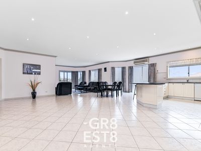 4 The Oaks, Narre Warren