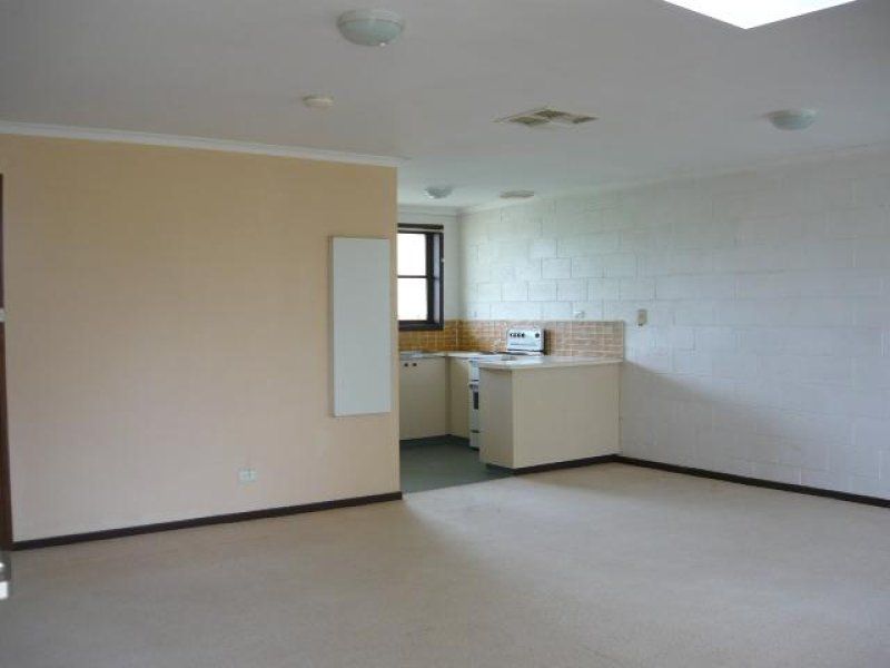 2 / 5 Midland Highway, Mansfield