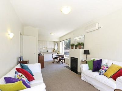 7 / 17 The Esplanade, Geelong