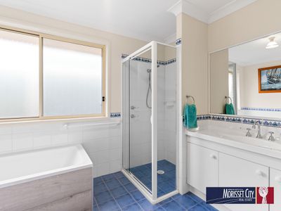 6 Goldenia  Cl, Morisset