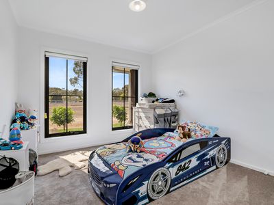 9 Hamilton Court, Heathcote