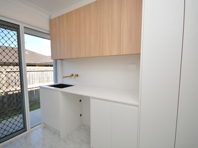 85 Sunview Road, Springfield