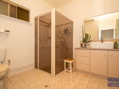 124 Sheoak Drive, Hay