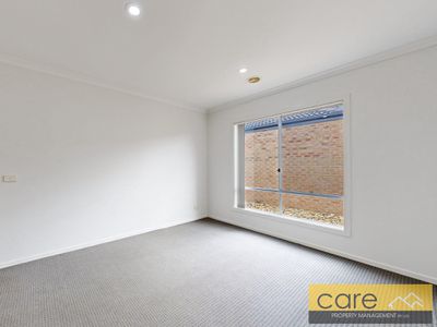 4 Bushman Way, Lynbrook