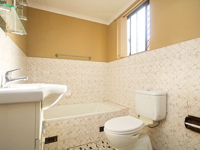 1 / 22 Fairmount Street, Lakemba