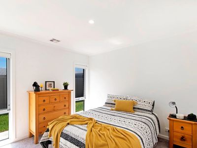 10 Angus Place, Bungendore