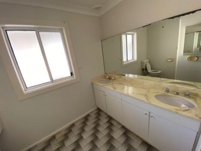 33 Hurlstone Avenue, Glenfield