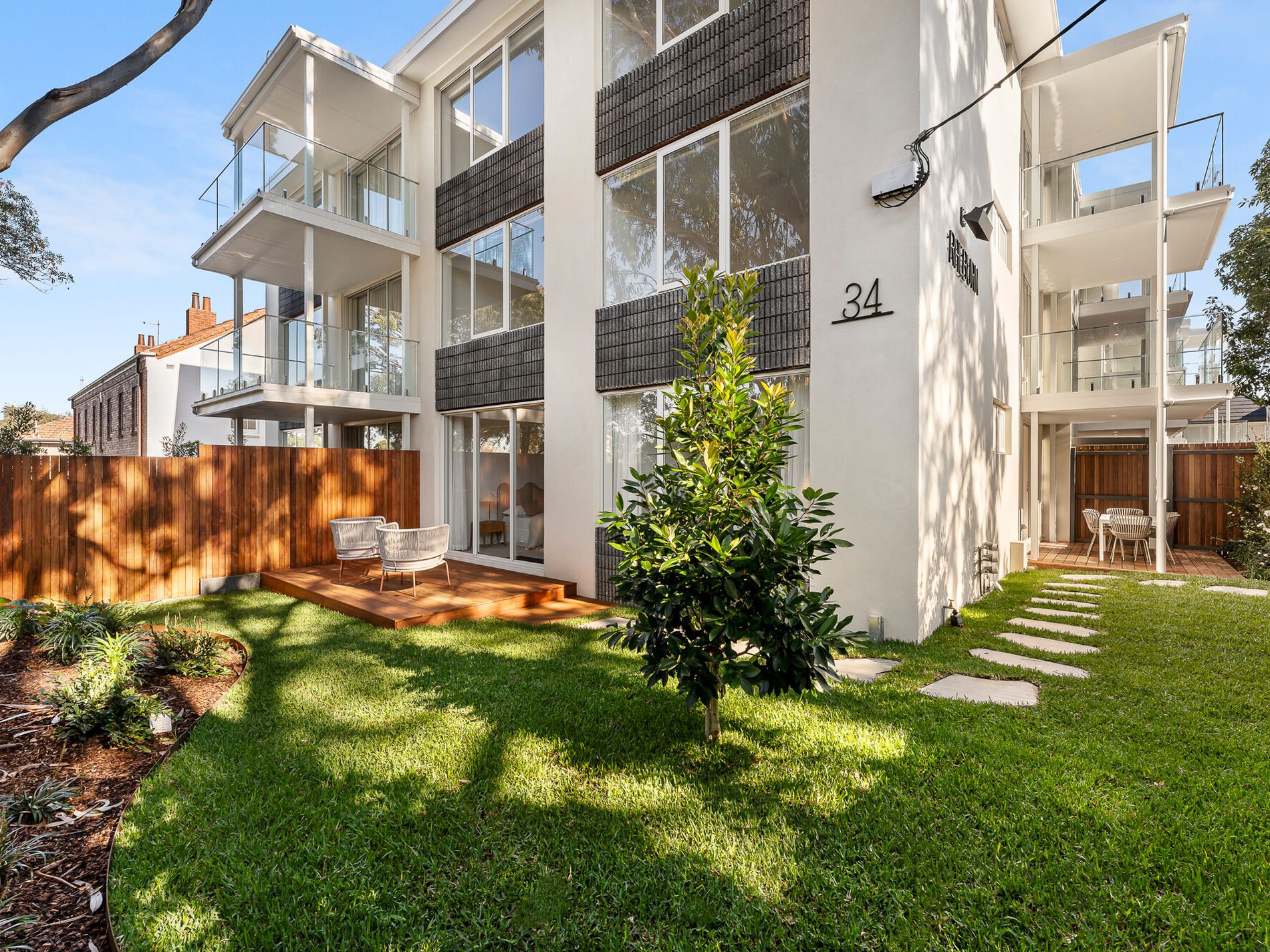 1 / 34 Auburn Road, Hawthorn