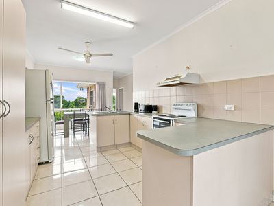 10 Kestrel Street, Bayview Heights