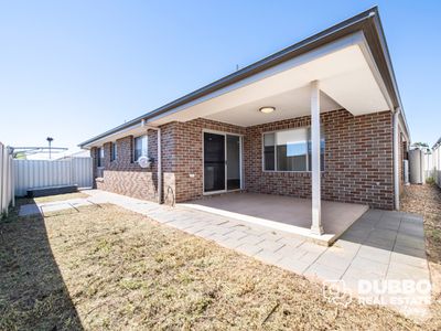 14 Ebor Way, Dubbo