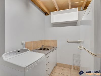 8 / 4 Flagstone Drive, Burleigh Heads