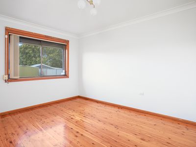 1 / 5 Shelllharbour Road, Lake Illawarra