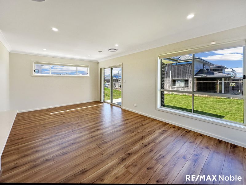 56 Lippizan Road, Austral