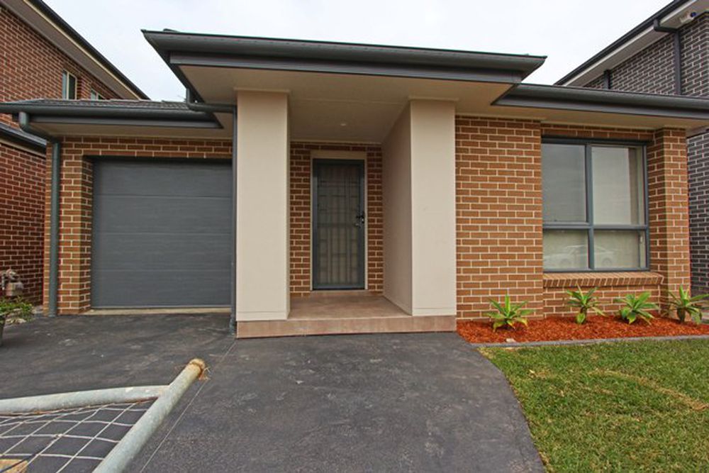 27 Vogue Avenue, Moorebank
