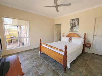 11 Emperor St, Woodgate