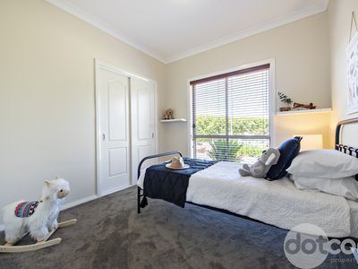 4 John Roach Close, Dubbo