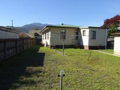 9 Wermatong Avenue, Mount Beauty