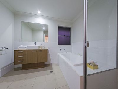 5 Esk Cres, Wakerley