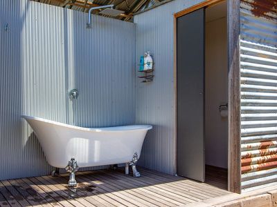1128 Tabletop Road, Tolmie