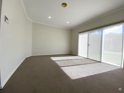 17/51-55 Tullidge Street, Melton