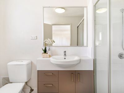 12 / 159 Clarence Road, Indooroopilly
