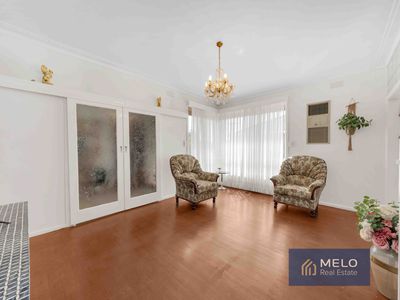 9 Riviera Road, Avondale Heights
