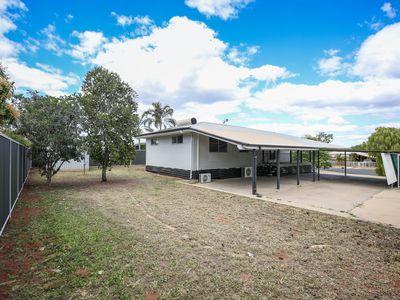 2 Holt Court, Moranbah