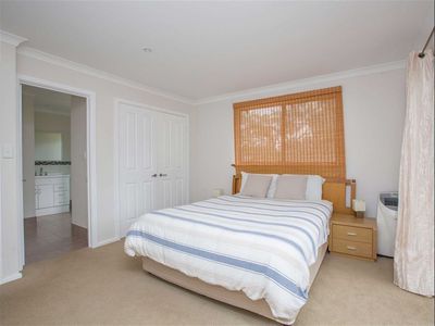 4 Flora Grove , Molloy Island