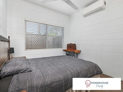 1 / 5 Shaft Street, Edmonton