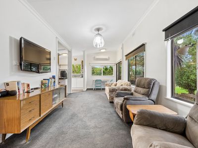 19 Dry Creek Road, Donovans
