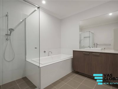 26 Duncombe Avenue, Gledswood Hills