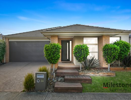 Tranquil Parkside Living in Livingston Estate : Your Dream Home Awaits!