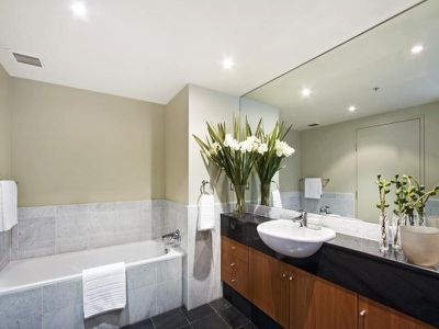 3005 / 77-81 Berry Street, North Sydney