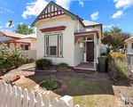 9 Henry Street, Horsham