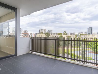 10132 / 19 Amalfi Dr , Wentworth Point