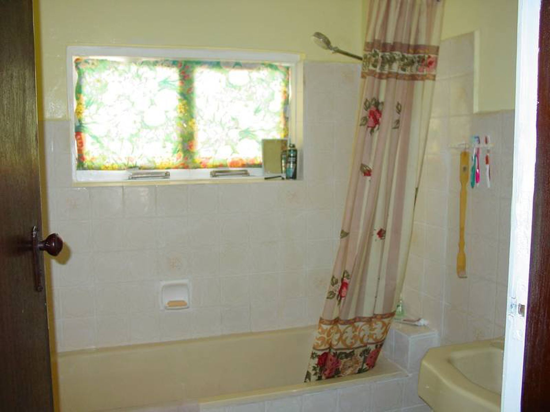 4 Lakeside Avenue, Monterey