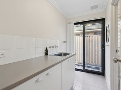 33 Januk Turn, South Guildford