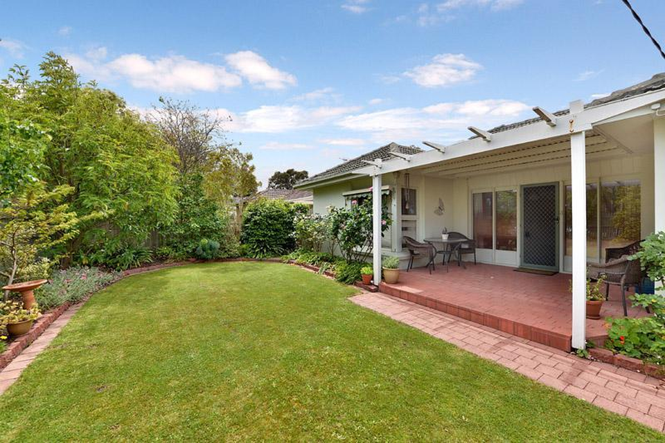 1 / 32 Doynton Parade, Mount Waverley