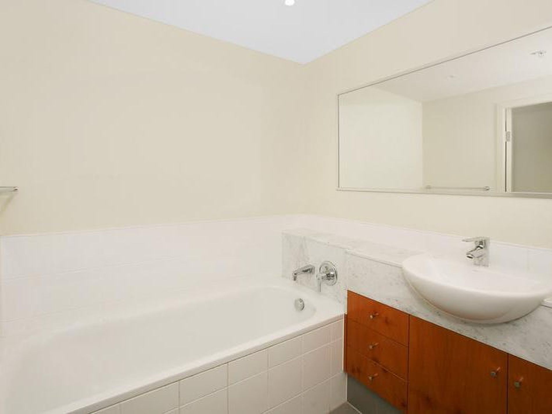 2307 / 77-81 Berry Street, North Sydney