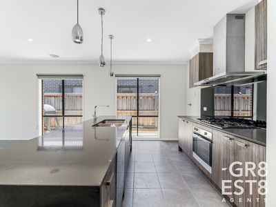 20 Riverside Drive, Cranbourne West