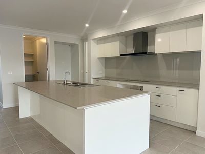 22 Wetherby Circuit, Lara
